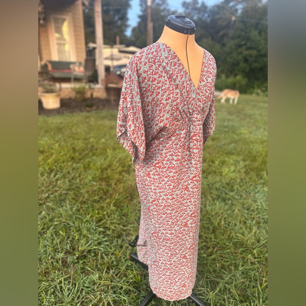 The Territory Ahead blue and maroon 100% silk midi dress. Size small. Side slits - Picture 5 of 9